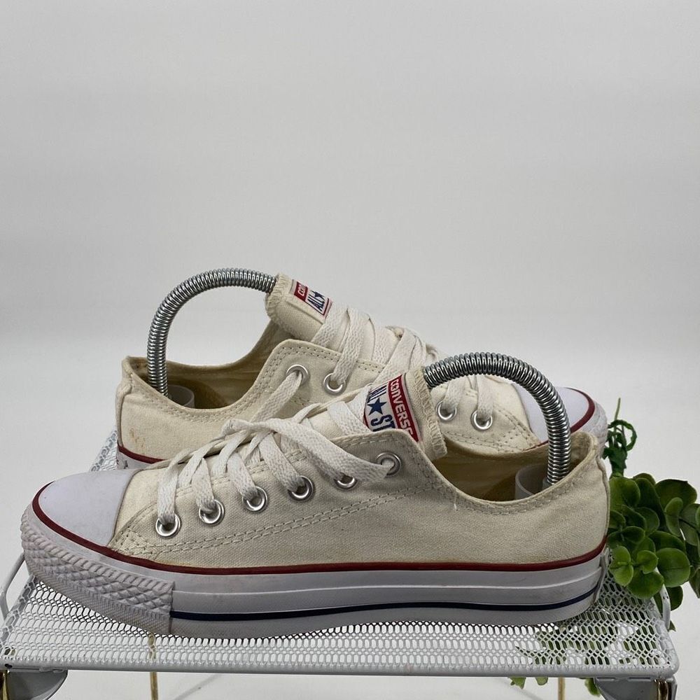 Converse Chuck Taylor‎ All Stars Low Top Lace -Up Canvas Sneakers Cream Size 7